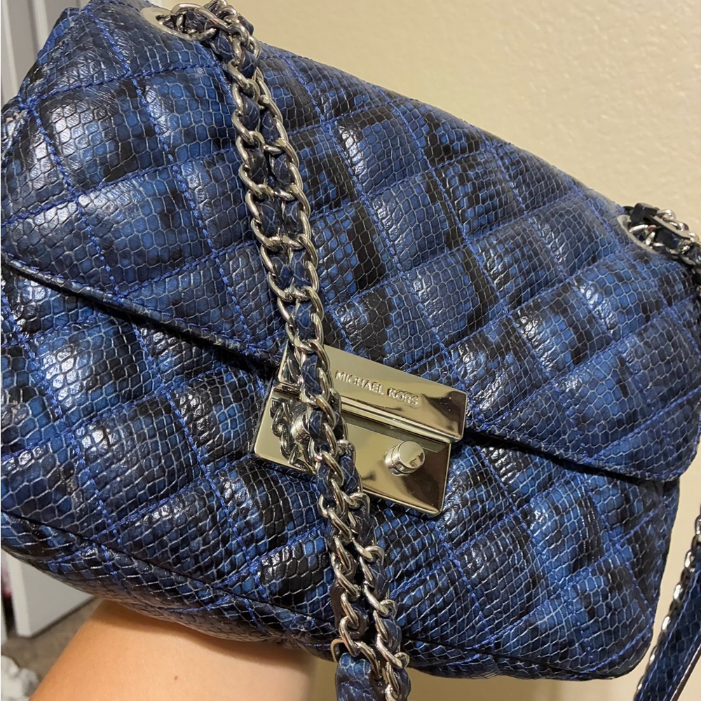 Authentic Michael Kors Shoulder Bag With Gold Har… - image 8